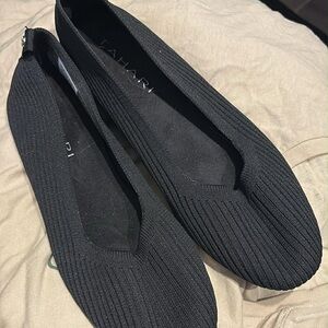 Black Women's Flats